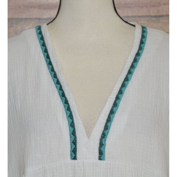 Cezele Tunic Top Shirt Ladies Size L White Gauzy Green Embroidered Floral Boho - Picture 4 of 13